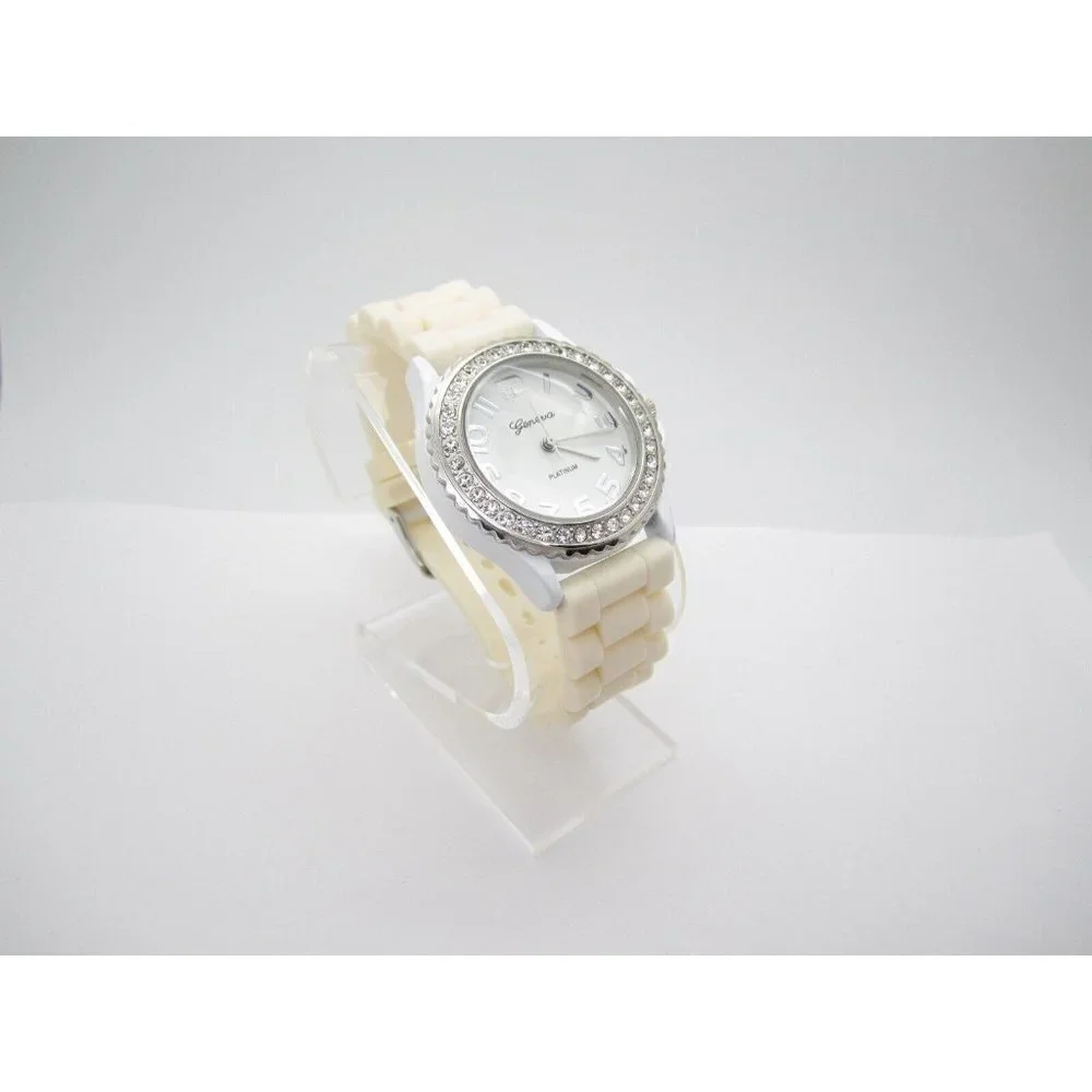 Women's Geneva Platinum Quartz WR Analog Dial Causal Round Watch (E749)